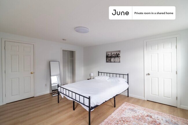 Foto del edificio - Room in Shared 4 bed/4 bath home