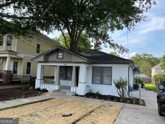 Building Photo - 1565 Walker Ave