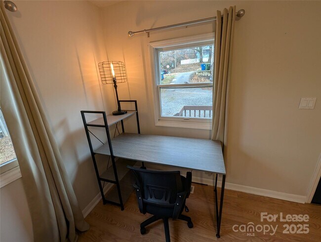 Foto del edificio - 25.5 Woodrow Ave