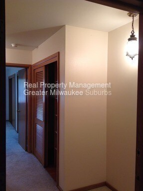 Building Photo - 5240 W Midland Dr