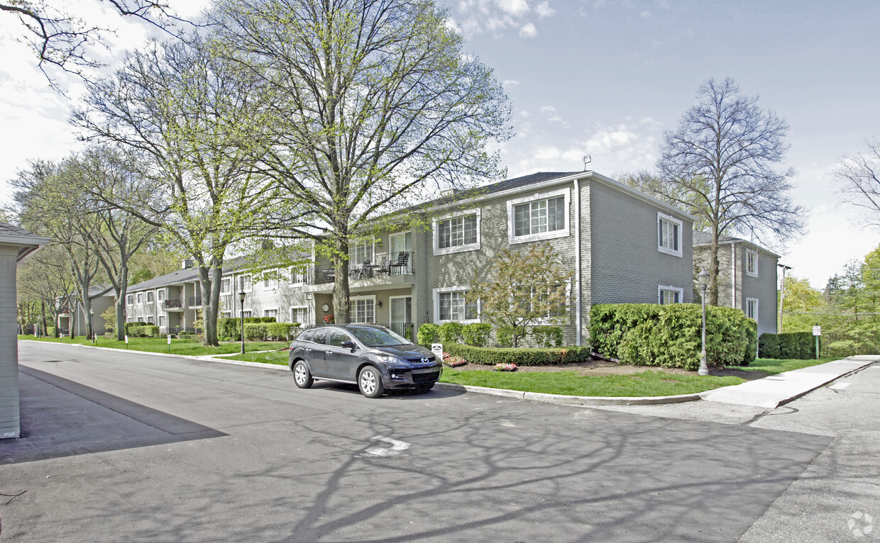 Primary Photo - Woodward Place Condominium Homes