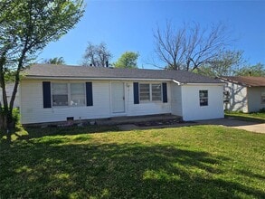 Building Photo - 3425 Willow Creek Dr