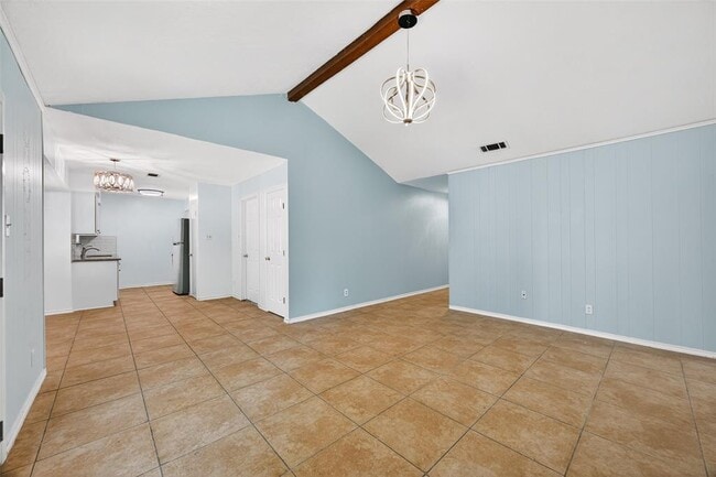 Building Photo - 10004 Woodhaven Dr