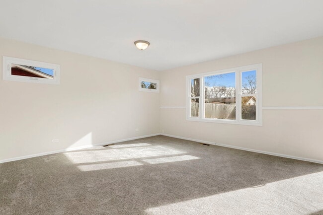 Building Photo - 505 Olive St