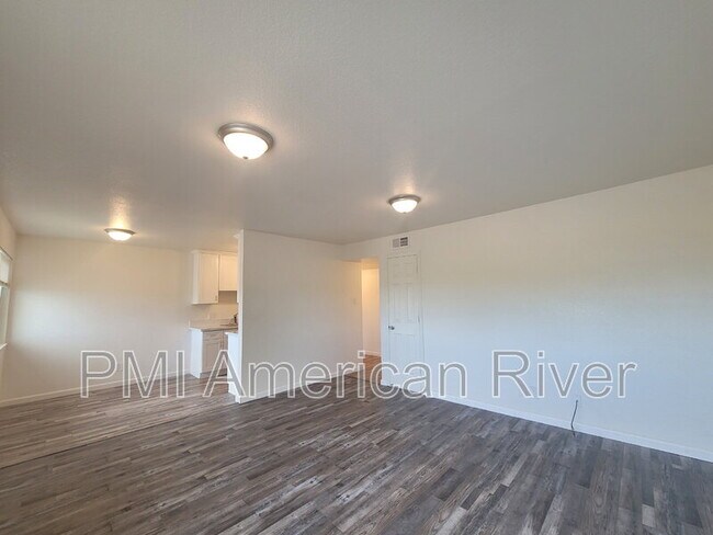 Foto del edificio - 7143 Bacchini Ave
