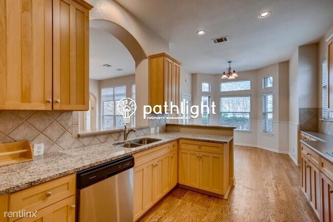 Building Photo - 4 br, 2.5 bath House - 109 Fairfield Ct UNIT