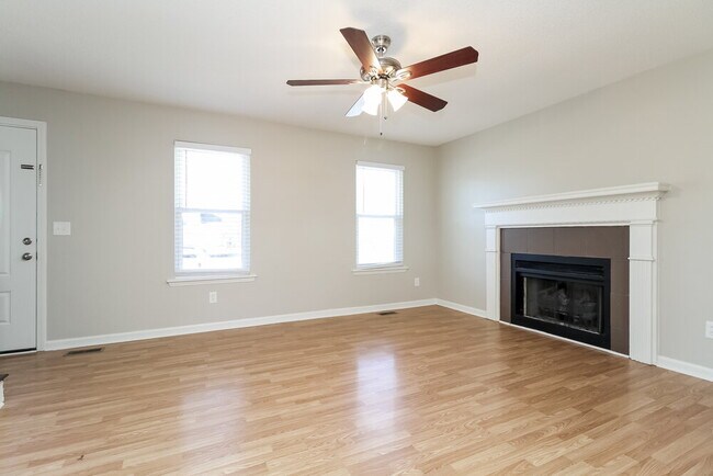 Building Photo - 1506 Ashlawn Dr