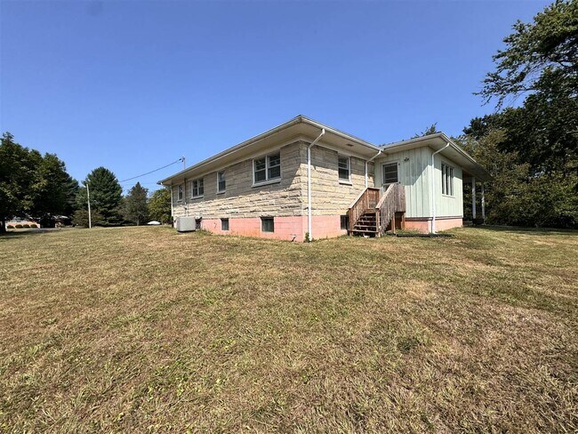 Building Photo - 1309 Old State Rd