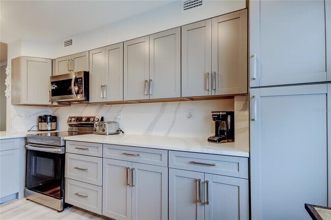 Foto del edificio - 7321 Central Ave