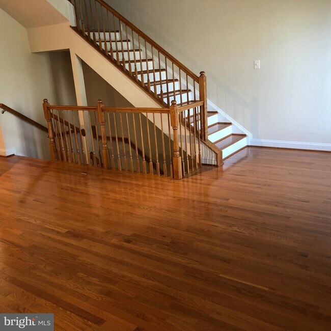 Building Photo - 8494 Pamela Way