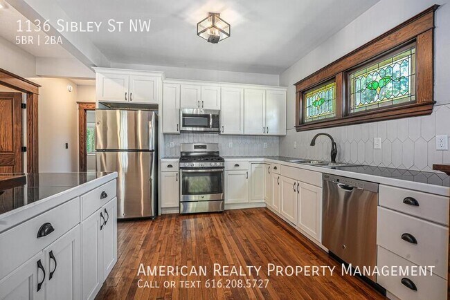 Foto del edificio - 1136 Sibley St NW
