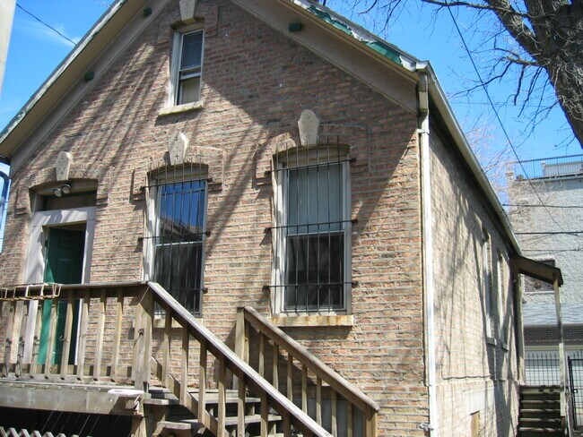 Foto del edificio - 1639 N Claremont Ave