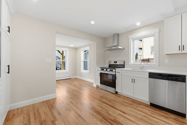 Building Photo - 20 Beacon St