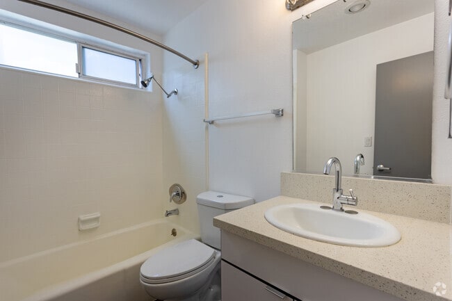 1BR, 1BA - 735 SF - The Parsons