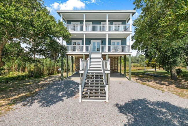 Foto del edificio - 8008 Belle Fontaine Dr