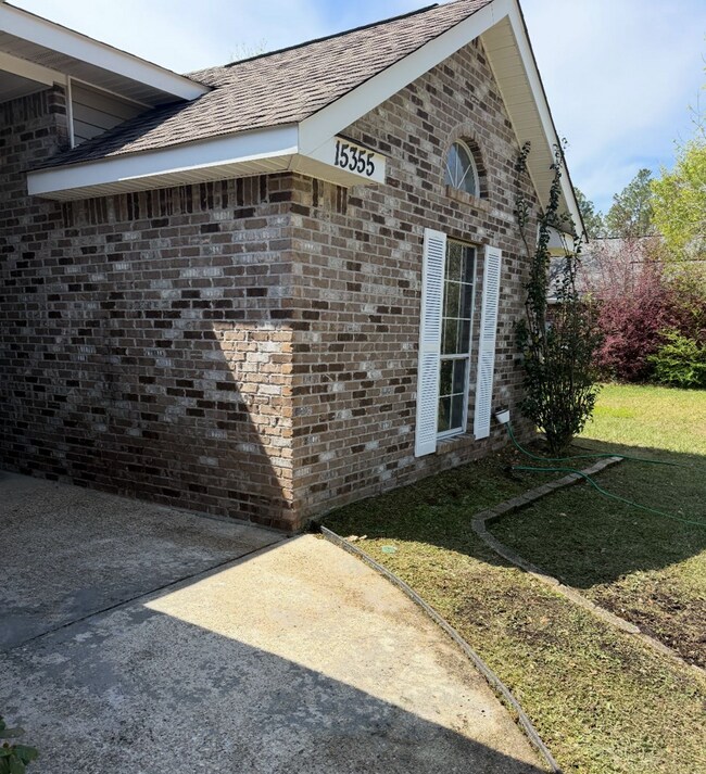 Foto del edificio - 15355 Northwood Hills Dr