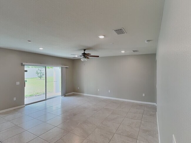 Foto del edificio - 837 Rivers Crossing St