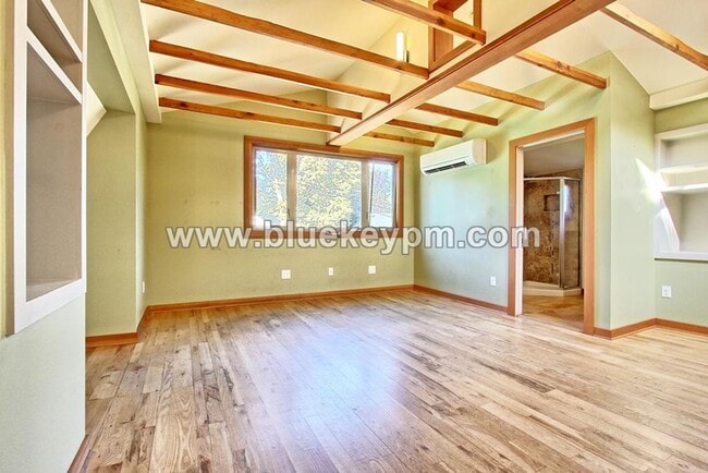 Building Photo - Studio With Huge Bonus Room Available Octo...