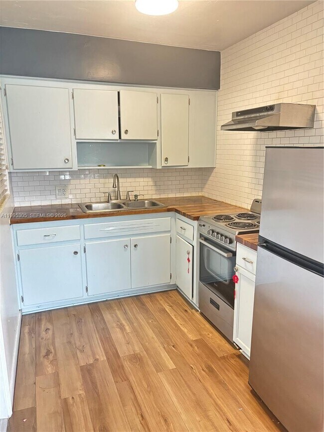 Foto del edificio - 2951 SW 23rd St