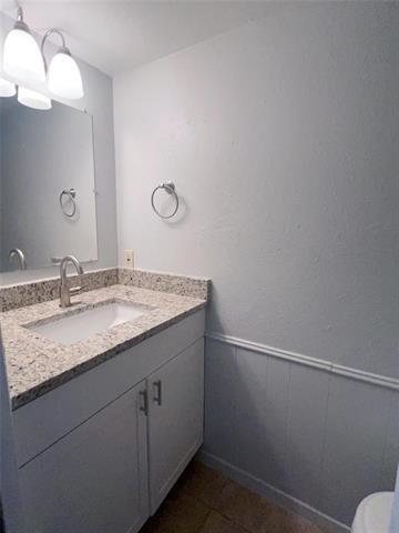 Foto del edificio - 2416 Lakeview Cir
