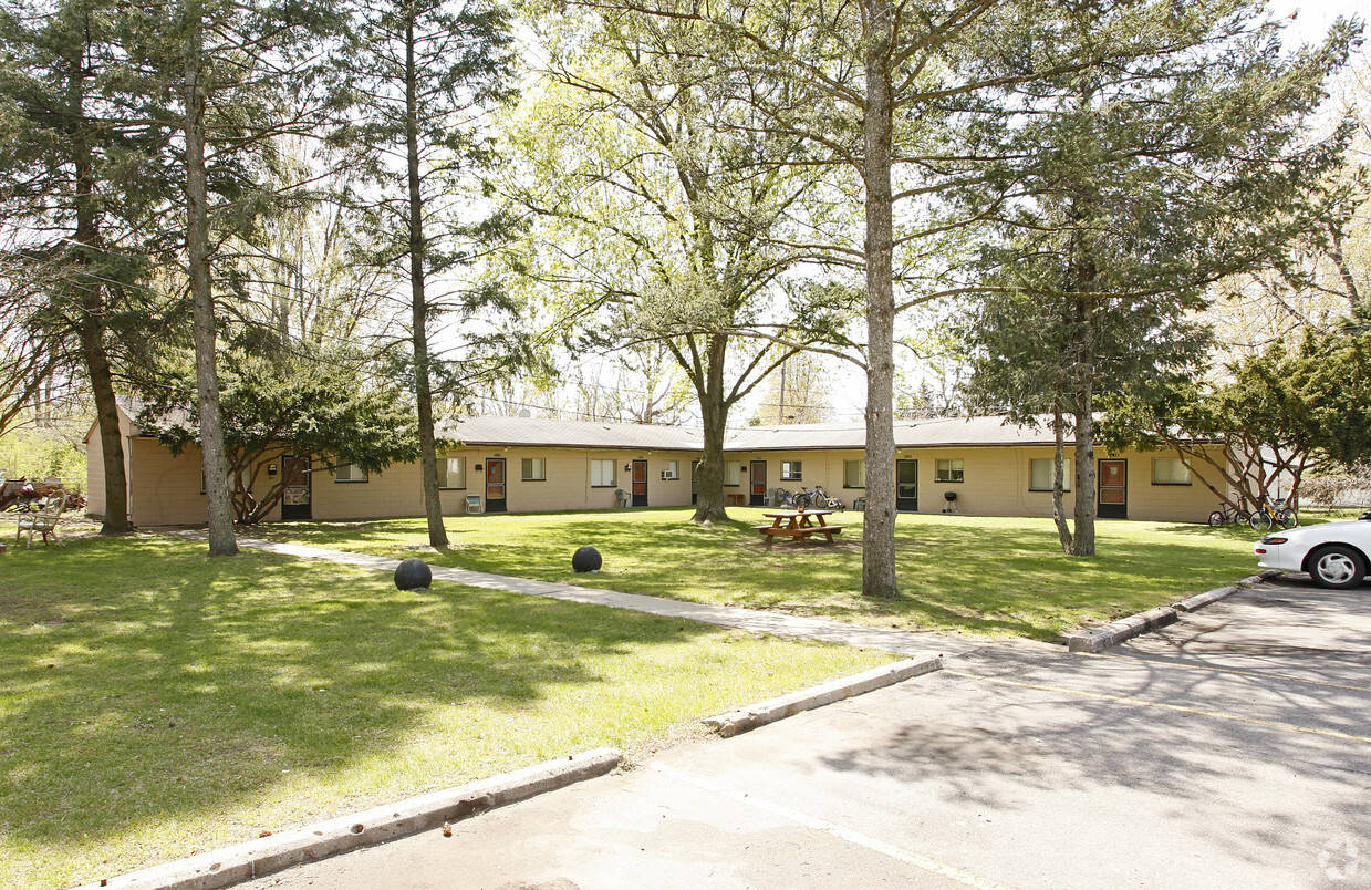 Primary Photo - Maplewood