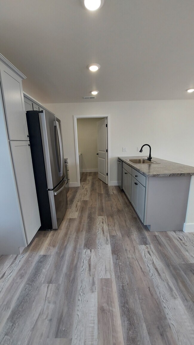 Building Photo - 1709 Soaring Ct