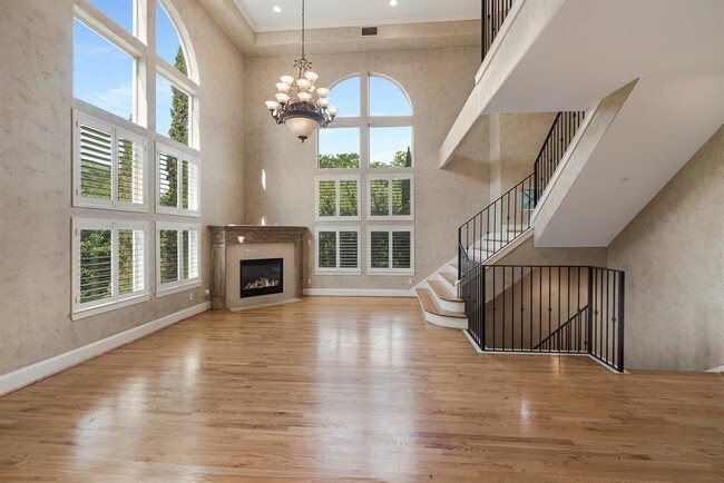 Building Photo - 2094 Brentwood Dr