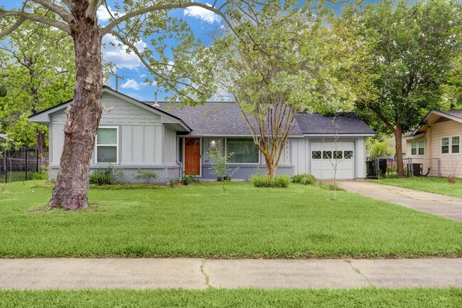 Foto del edificio - 7011 Neff St