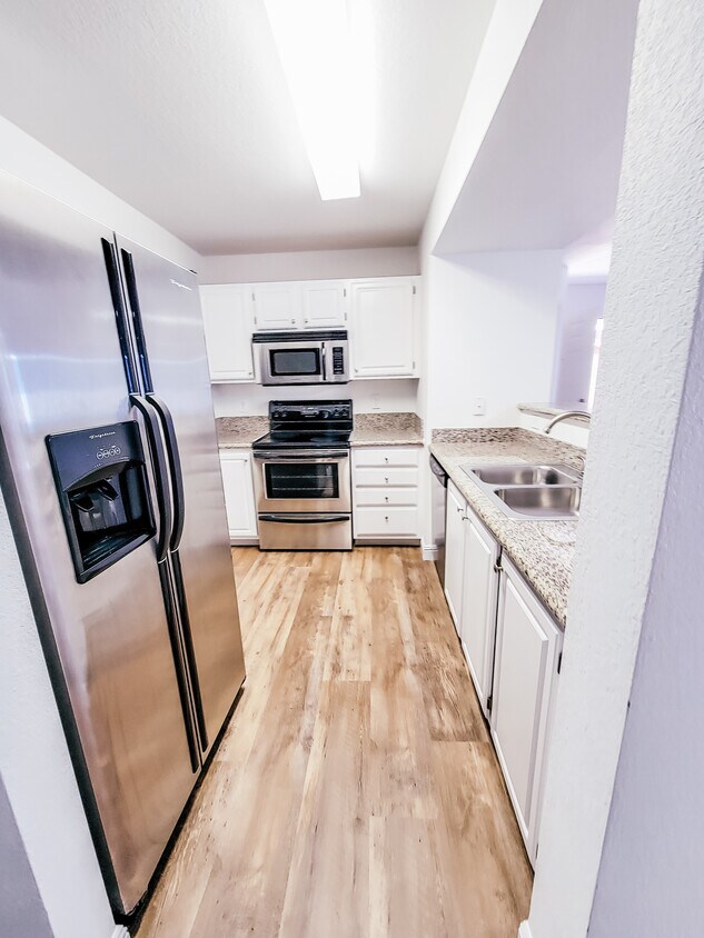 Foto principal - 5055 W Hacienda Ave