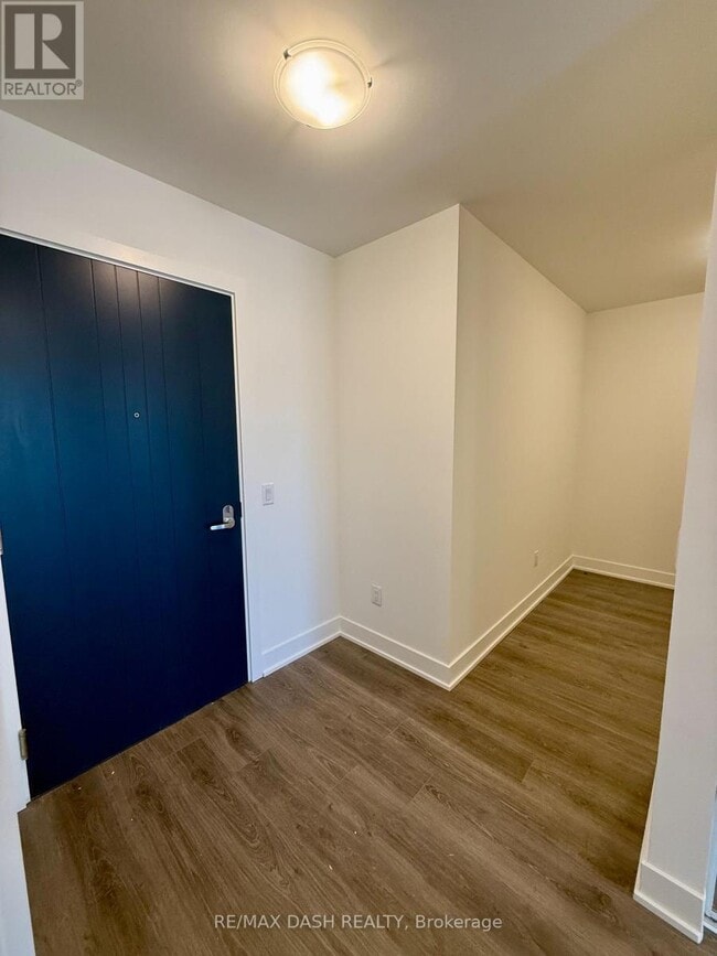 Photo du bâtiment - 2545-2545 Simcoe St N