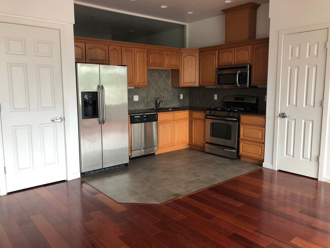 Interior Photo - Hawthorne 44