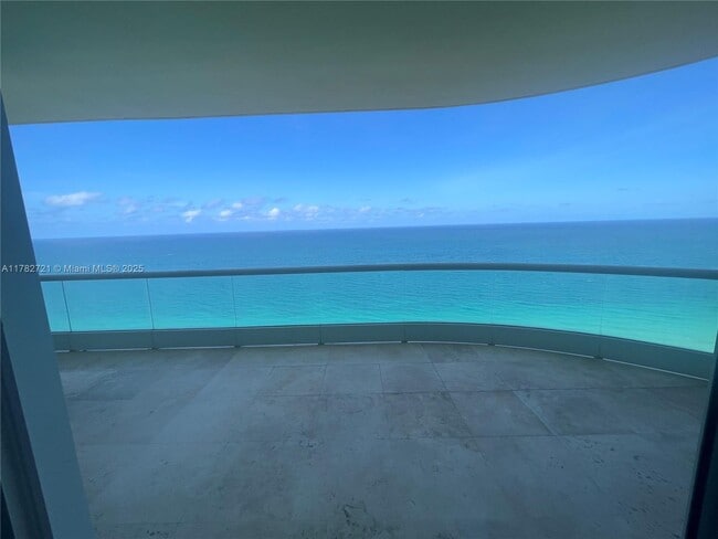 Building Photo - 16047 Collins Ave