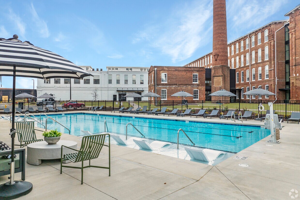 Terraza de la piscina - The Lofts at King Mill