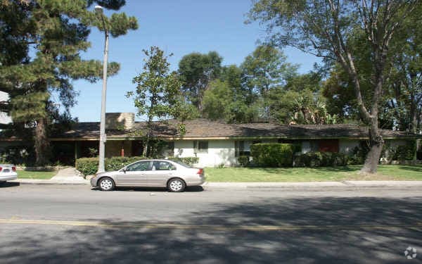 Primary Photo - 5251 E Los Altos Plz