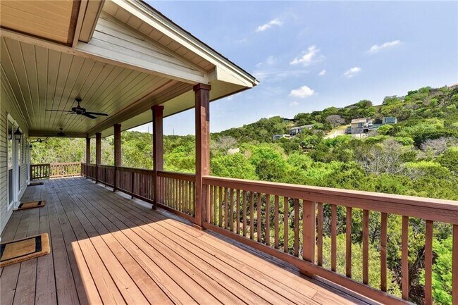Building Photo - 400 Cedar Oak Dr