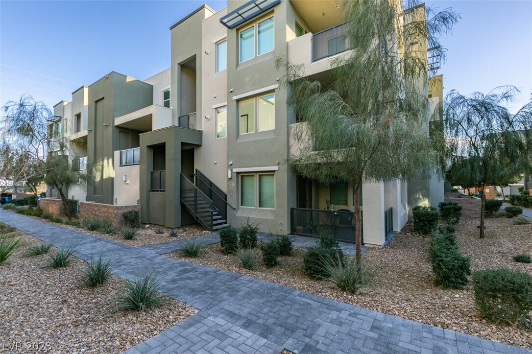 Primary Photo - 11236 Rainbow Peak Ave