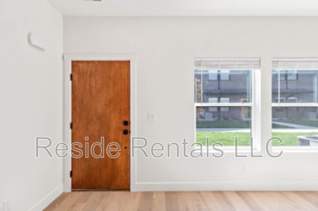 Building Photo - 35 N Gateway Dr