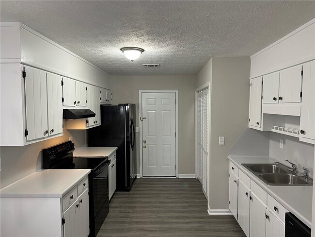 Foto del edificio - 2599 Shore Wood Ct NE