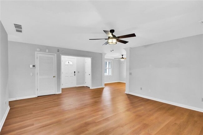 Building Photo - 7515 Asbury Dr