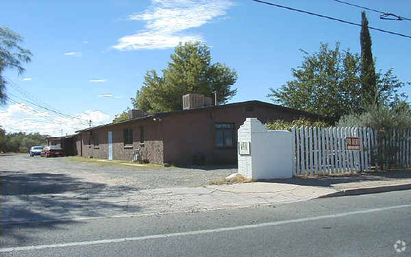 Building Photo - Village Apartments