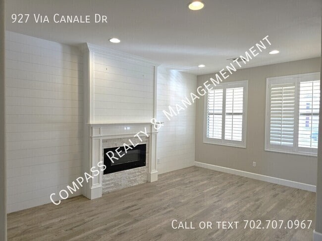 Building Photo - 927 Via Canale Dr