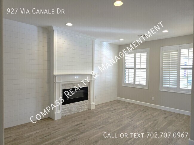 Foto del edificio - 927 Via Canale Dr