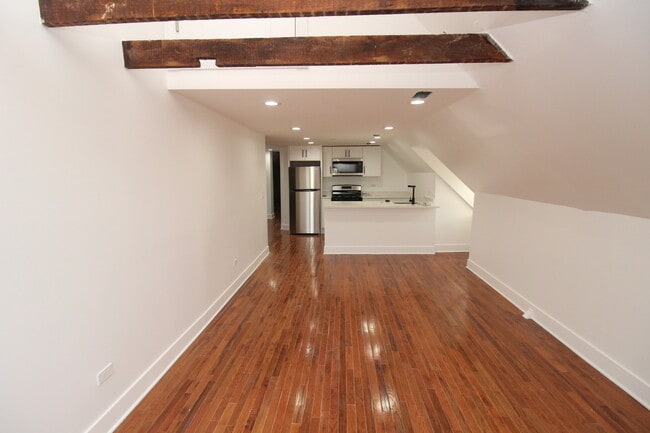 Building Photo - 1362 N Bosworth Ave