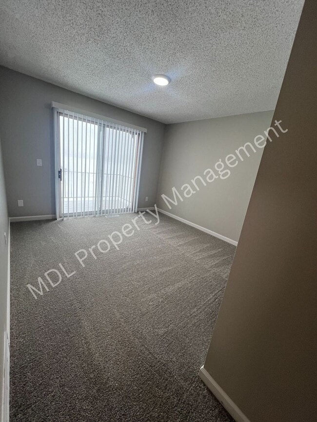 Building Photo - 5055 S Washington Rd