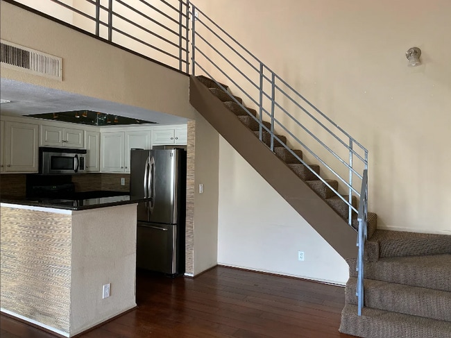 Building Photo - 64 Mar Vista Ave