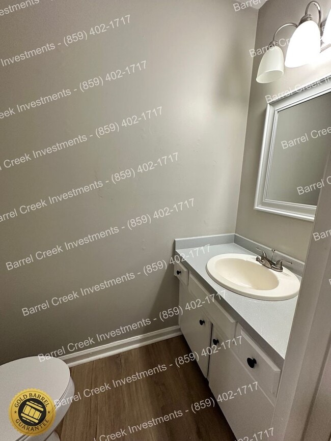 Foto del edificio - 2-Bed 1.5-Bath Townhome