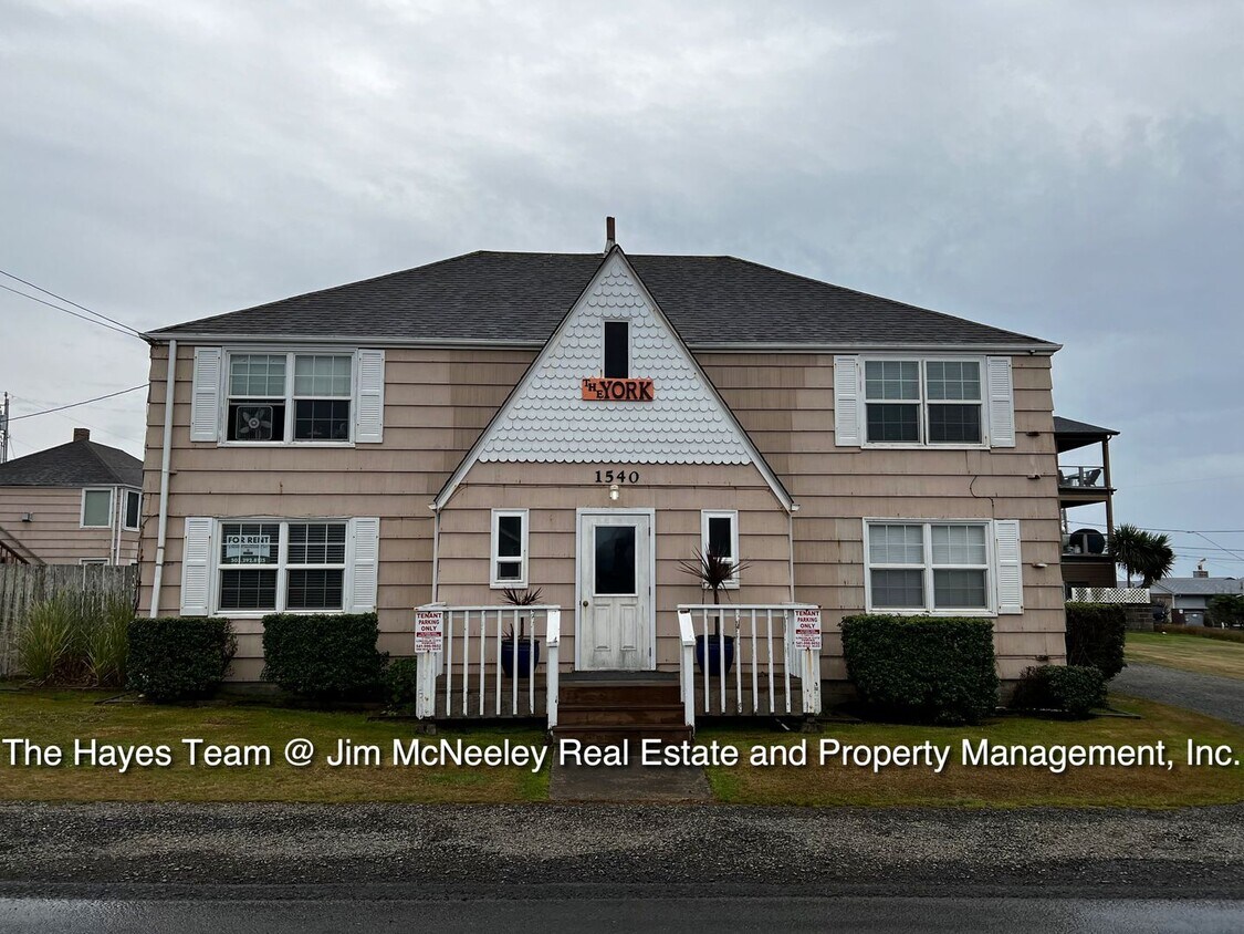 1540 NW 39th St Unit 1, Lincoln City, OR 97367 Room for Rent in