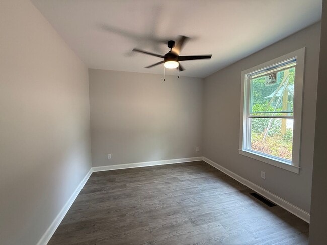 Building Photo - NEW CONSTRUCTION PRE-LEASING FOR AUGUST 2025!