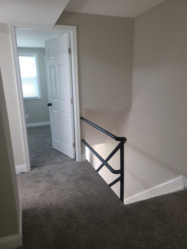Building Photo - Newly Renovated Townhome Coming Soon!