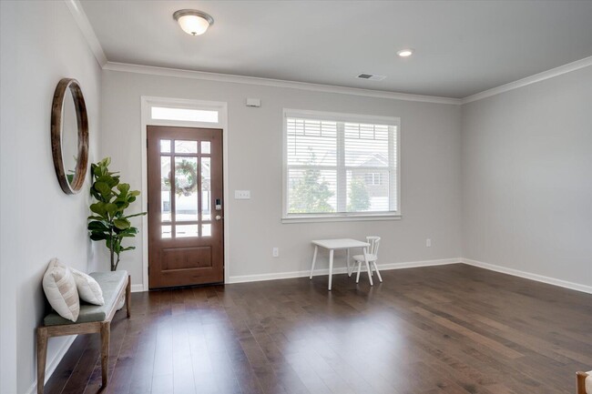 Building Photo - 1316 Weedon Dr